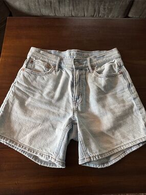 American Eagle 6 inch strived relaxed  Denim Shorts size 0